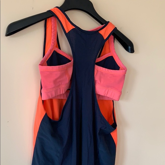 lululemon Tank- WITH removable Bra - Picture 5 of 6